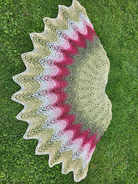 Pusapļa Lakats- Pāva aste "Dzērvenīte"